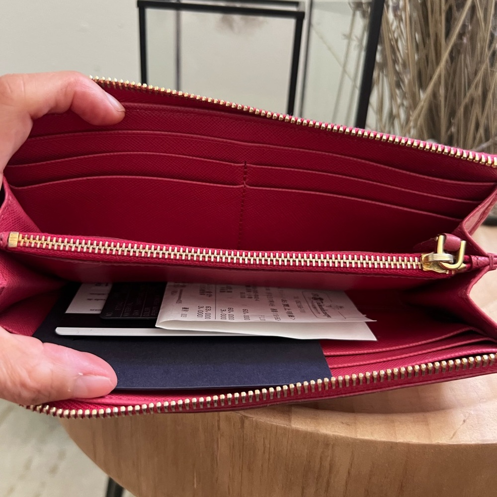 Prada Pink Women's Wallet
PRICED TO SELL - Picture 3 of 7